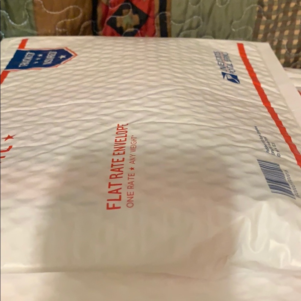 Mystery beauty package!!!!  5-10 items